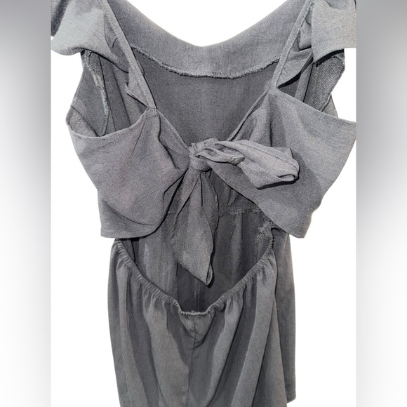 ✨ 5/$30 ✨ SHEIN Black Ruffled Tie Back Romper - Picture 4 of 6